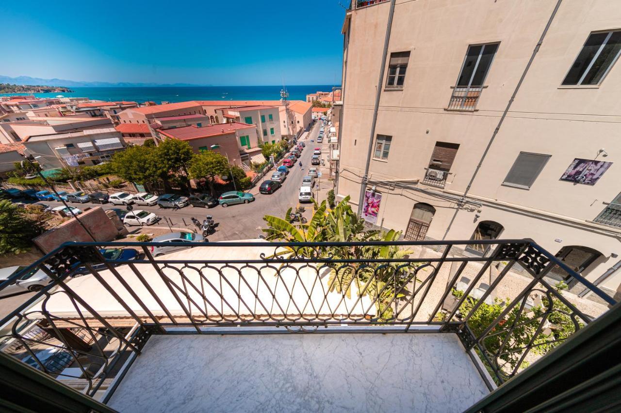 Palazzo Raho Suites تْشيفالو المظهر الخارجي الصورة